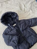 H&M winterjas marineblauw mt 104, Kinderen en Baby's, Kinderkleding | Maat 104, H&M, Ophalen of Verzenden, Zo goed als nieuw, Jongen