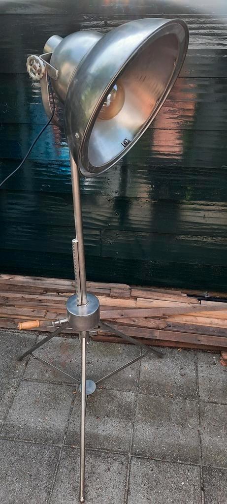 industriële woonkamerlamp, staande lamp, vloerlamp, Huis en Inrichting, Lampen | Vloerlampen, Zo goed als nieuw, 150 tot 200 cm