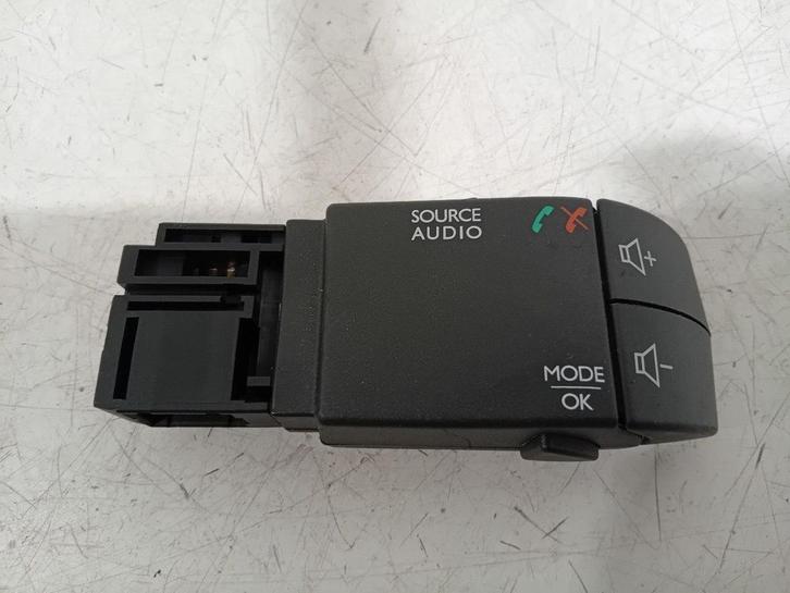 Radio bediening Dacia Sandero, Auto diversen, Autoradio's, Ophalen of Verzenden