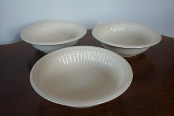 Wedgwood Edme 17 PAPSCHAALTJES los te koop.