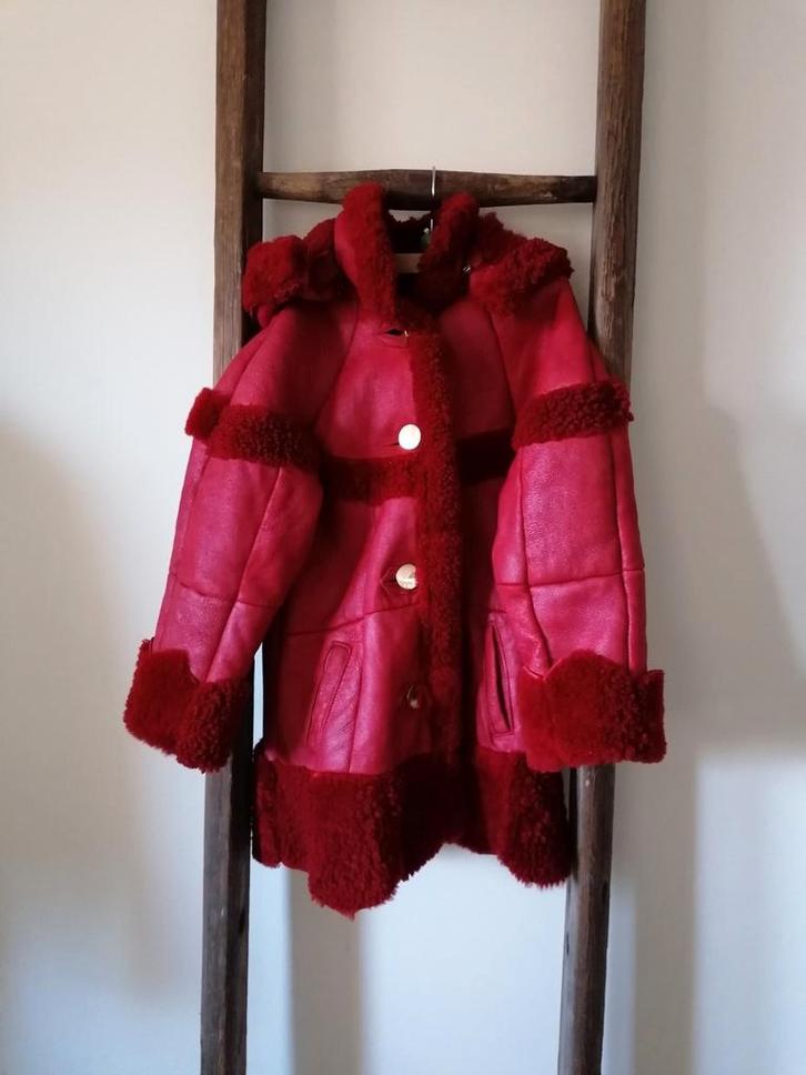 Shearling schapenvacht winterjas jas 116 122, Kinderen en Baby's, Kinderkleding | Maat 116, Zo goed als nieuw, Meisje, Jas, Ophalen of Verzenden