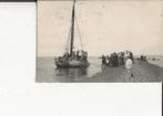 Scheveningen Plezierboot bij de golfbreker met passagiers, Ophalen of Verzenden, Voor 1920, Gelopen, Zuid-Holland