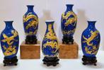 Collectie porseleinen Chinese vaasjes - Gouden decoraties., Antiek en Kunst, Ophalen of Verzenden