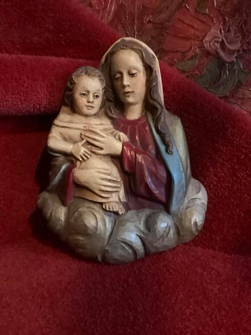 Erg mooi Mariabeeld ❤️ muurbeeld Maria met kindje, Antiek en Kunst, Antiek | Religie, Ophalen of Verzenden