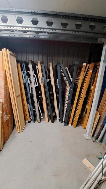 Electrische lattenbodems diverse maten voor 25,- per stuk. beschikbaar voor biedingen