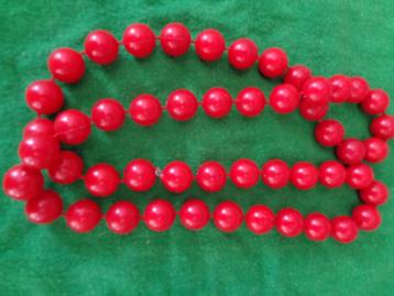 rode vintage ketting 80 cm lang nr k 5603 beschikbaar voor biedingen