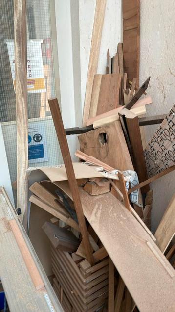 Gratis hardhout brandhout plaatmateriaal eiken suar beschikbaar voor biedingen