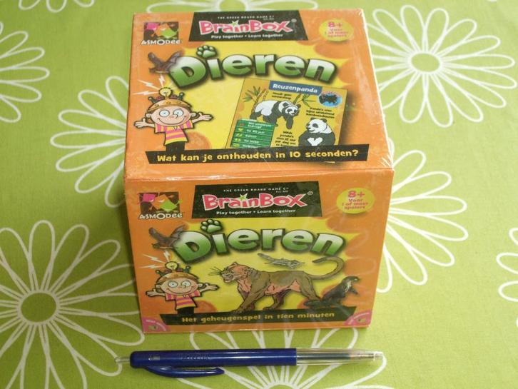 Nieuw in seal: Brainbox - dieren - observatiekaartspel, Hobby en Vrije tijd, Gezelschapsspellen | Overige, Nieuw, Een of twee spelers