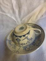 1 x kop en schotel Boch.Belgie. Blauw en 2 beige., Antiek en Kunst, Antiek | Servies los, Ophalen of Verzenden