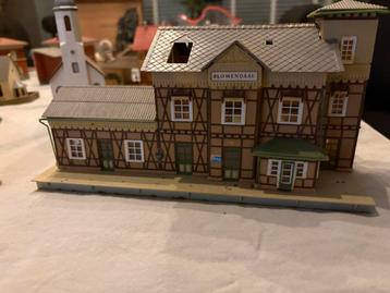 Plastic modelbouw huisjes beschikbaar voor biedingen