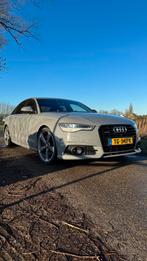 Audi A6 3.0 TDI BIT Quattro 326PK Carplay Luchtvering Nardo, Auto's, Audi, USB, Leder, Diesel, Particulier
