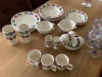 Boerenbont Servies beschikbaar voor biedingen