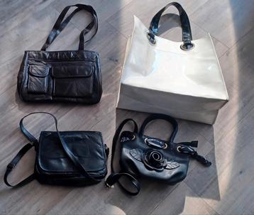 Schoudertas zwart, bruin of wit beschikbaar voor biedingen