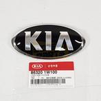 Kia Rio embleem logo ''Kia'' op voorbumper Origineel! 863201, Auto-onderdelen, Kia, -, Verzenden, -