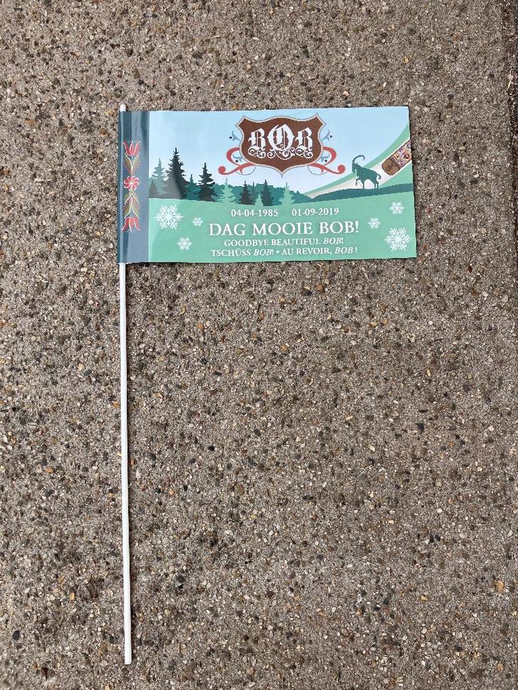 Efteling vlag Dag mooie Bob afscheid 04-04-1985 01-09-2019, Verzamelen, Efteling, Nieuw, Overige typen, Ophalen of Verzenden