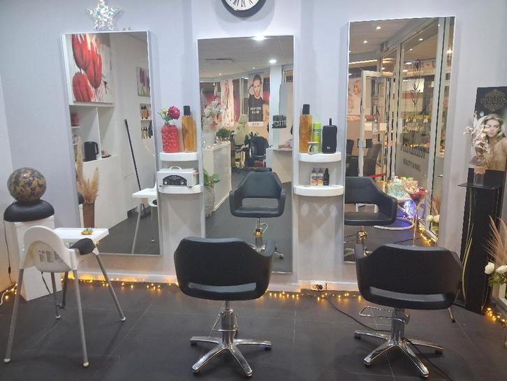 Kappersstoel te huur 25 euro per dag, Huizen en Kamers, Kamers te huur, Almere, 35 tot 50 m²