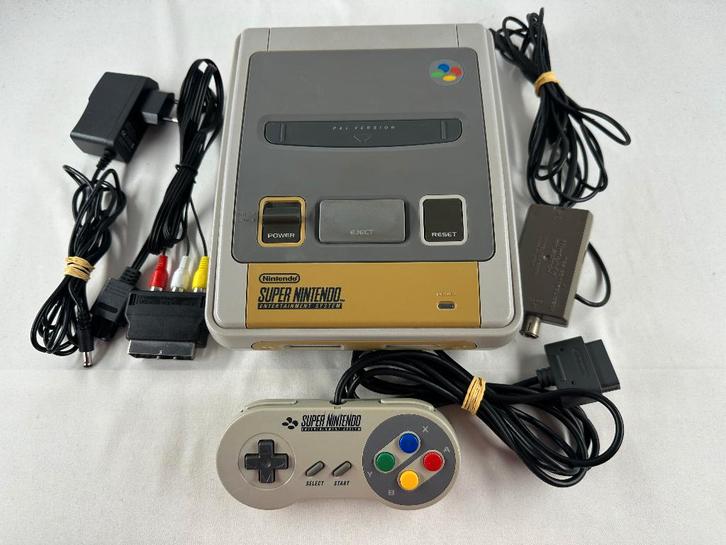 Super Nintendo spelcomputer + Controller & kabels - SNES, Spelcomputers en Games, Spelcomputers | Nintendo Super NES, Gebruikt