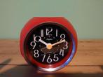Mooie rode vintage wekker Rhythm, Witgoed en Apparatuur, Wekkers, Ophalen of Verzenden, Zo goed als nieuw