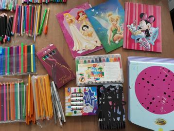 STIFTEN, POTLODEN, BRIEFPAPIER, KLEURPOTLODEN ENZ. beschikbaar voor biedingen