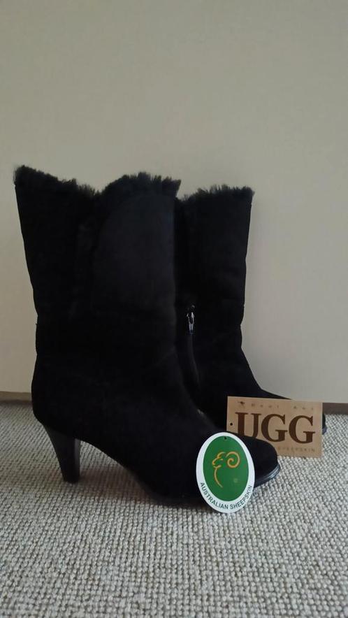 UGG  laarzen zwart maat 7/9 39/40 met schapenvacht., Kleding | Dames, Schoenen, Nieuw, Zwart, Ophalen of Verzenden