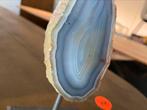 Agaat op houten voet met rvs poot 19cm, Ophalen, Mineraal