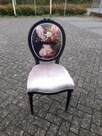 1 x brocante medaillon stoel haas opnieuw gestoffeerd, Huis en Inrichting, Stoelen, Ophalen of Verzenden, Zo goed als nieuw, Eén