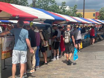 Wij nemen 5000 vinyl singles mee Platenbeurs Hilversum beschikbaar voor biedingen