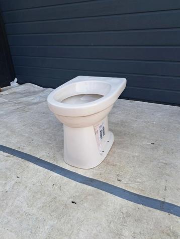 10x Nieuw staande SPHINX vlakspoel wc(B18) beschikbaar voor biedingen