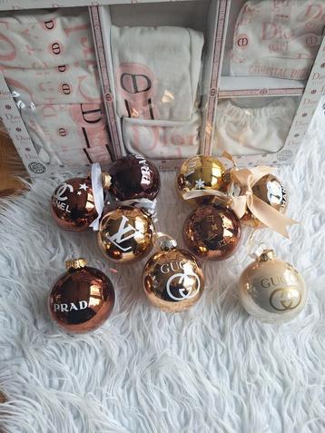 Kerstballen Armani Prada Louis vuitton Dior Chanel kerst  beschikbaar voor biedingen