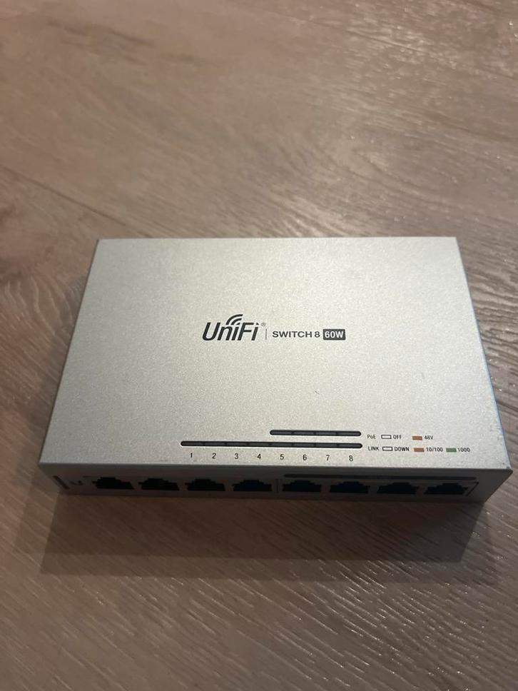 Ubiquiti UniFi US-8-60W Switch - PoE, Computers en Software, Netwerk switches, Gebruikt, Ophalen of Verzenden