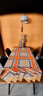 Vintage tafelkleed + 6 servetten oranje jaren 70, Huis en Inrichting, Tafelkleden, Ophalen of Verzenden, Zo goed als nieuw, Rechthoek