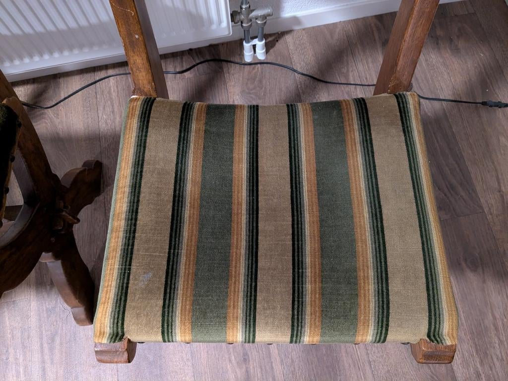 Drie prachtige eetkamerstoelen, Ophalen