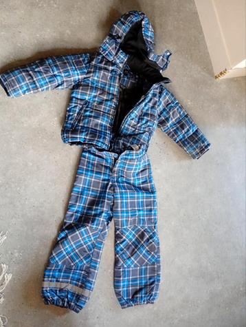 Skibroek en jas maat 122 beschikbaar voor biedingen