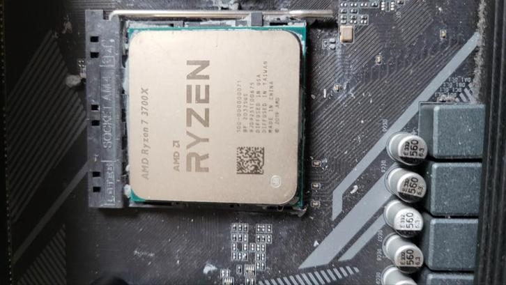 Ryzen 7 3700x met moederbord en 32gb ram, Computers en Software, Processors, Gebruikt, 8-core, 3 tot 4 Ghz, Ophalen of Verzenden