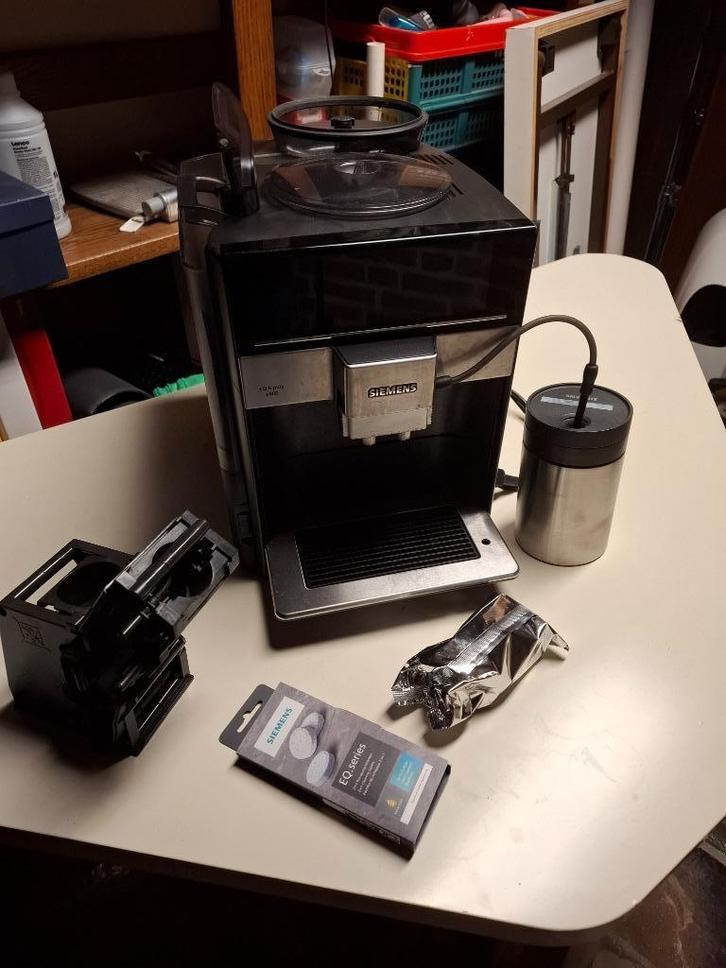 Siemens EQ.6 Plus S800 – defect, voor onderdelen, Witgoed en Apparatuur, Koffiezetapparaten, Niet werkend, Koffiebonen, Koffiemachine