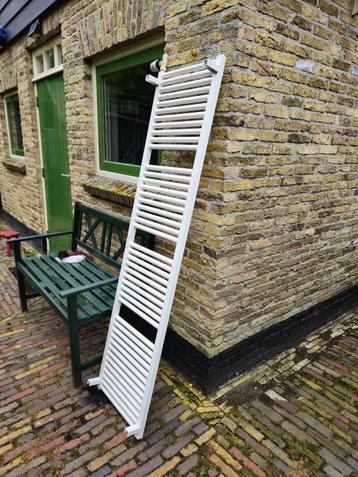 Badkamer radiator beschikbaar voor biedingen