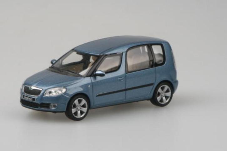 Skoda Roomster blauw, Hobby en Vrije tijd, Modelauto's | Overige schalen, Nieuw, Auto, Ophalen of Verzenden