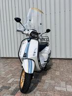 Gepersonaliseerde witte Vespa Sprint 2022 - 7800km, Fietsen en Brommers, Scooters | Vespa, Ophalen, Maximaal 45 km/u, Vespa S