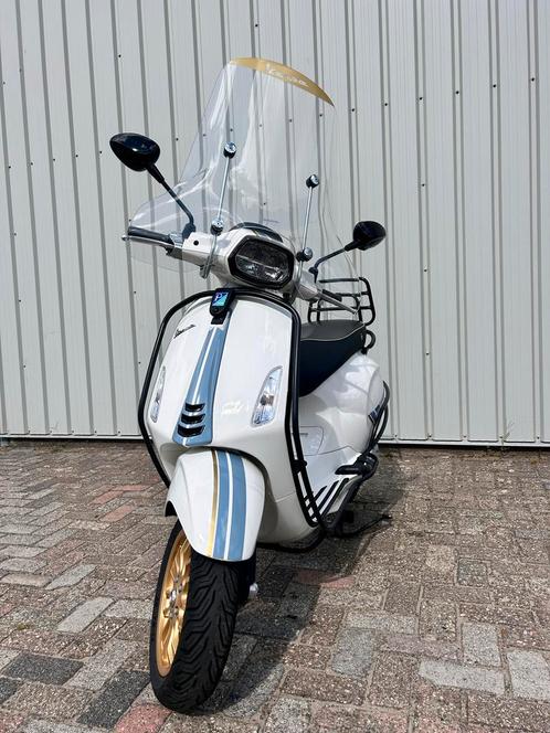 Gepersonaliseerde witte Vespa Sprint 2022 - 7800km, Fietsen en Brommers, Scooters | Vespa, Zo goed als nieuw, Vespa S, Maximaal 45 km/u