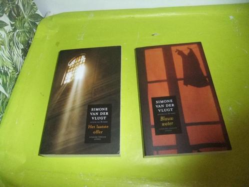 2 SIMONE VAN DER VLUGT BOEKEN SAMEN €0,95!, Boeken, Thrillers, Gelezen, Nederland, Ophalen