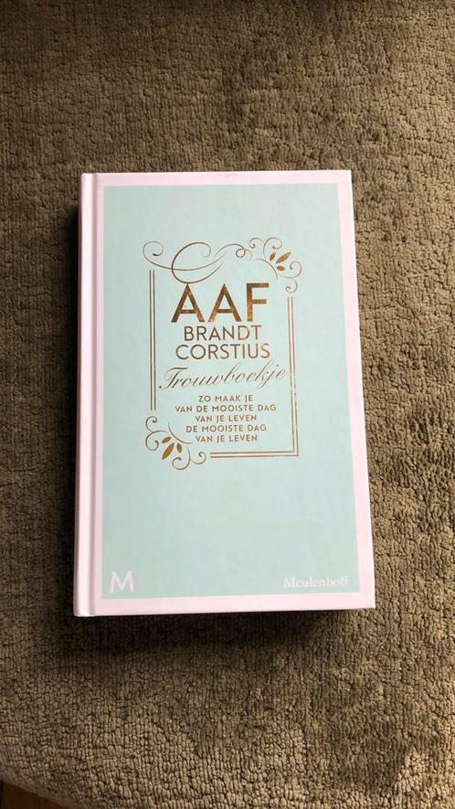 Aaf Brandt Corstius - Trouwboekje, Boeken, Overige Boeken, Zo goed als nieuw, Ophalen of Verzenden