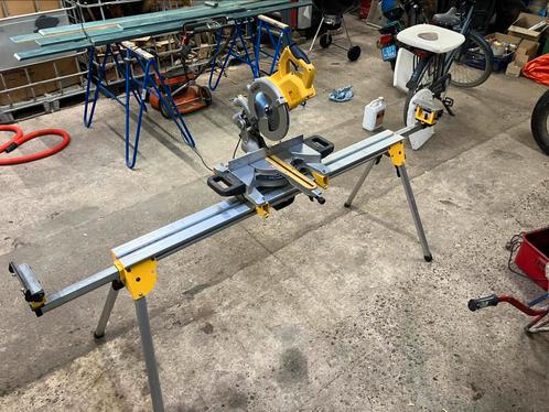 Zeer nette afkort/verstekzaag dewalt dws 778, Doe-het-zelf en Verbouw, Gereedschap | Zaagmachines, Zo goed als nieuw, Afkortzaag