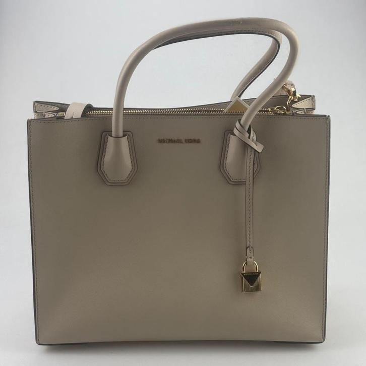 Michael Kors Mercer Light Sand Schoudertas | Nette staat, Sieraden, Tassen en Uiterlijk, Tassen | Damestassen, Zo goed als nieuw