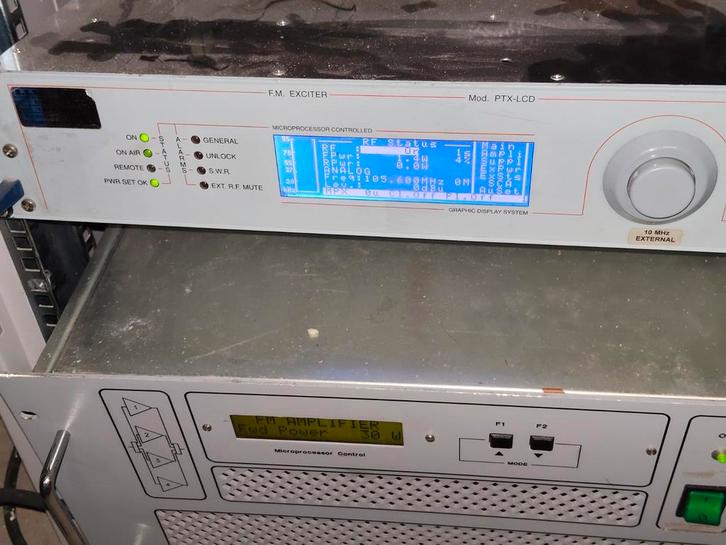 Zender FM complete set, Telecommunicatie, Zenders en Ontvangers, Zender, Ophalen