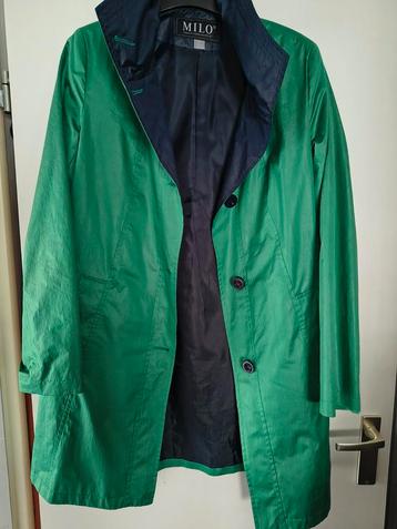 Originele regenjas  beschikbaar voor biedingen