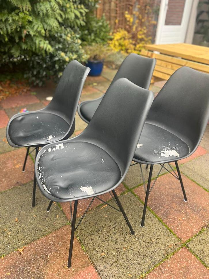 Gratis 5 stoelen met beschadigde PU bekleding, Huis en Inrichting, Stoelen, Gebruikt, Vijf, Zes of meer stoelen, Kunststof, Zwart