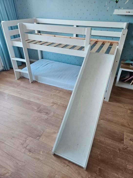 Leuke halfhoogslaper met glijbaan, Kinderen en Baby's, Kinderkamer | Stapelbedden en Hoogslapers, Gebruikt, Halfhoogslaper, Ophalen