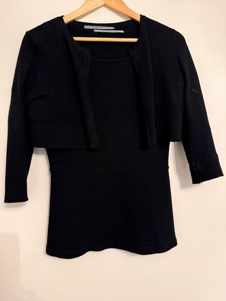 Zwarte top met vestje - Cora Kemperman, Kleding | Dames, Tops, Zo goed als nieuw, Maat 38/40 (M), Zwart, Lange mouw, Ophalen of Verzenden