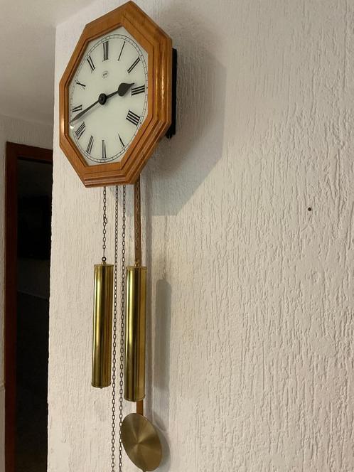 Mooie twee gewicht hangklok met P 78 80cm Kieninger uurwerk, Antiek en Kunst, Antiek | Klokken, Ophalen of Verzenden