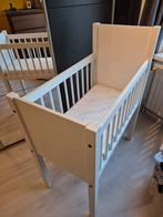 Mooie witte wieg incl matras aerosleep matje en hoeslakens, Kinderen en Baby's, Babywiegjes en Ledikanten, Ophalen, Zo goed als nieuw